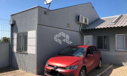 Casa de Condomínio com 2 Quartos e 1 banheiro à Venda, Jardim Iolanda
