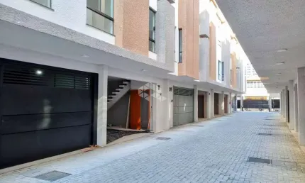 Casa em condomínio fechado com 3 quartos à venda na Rua Salvador Fiordelisio, 58, Vila Bertioga, São Paulo