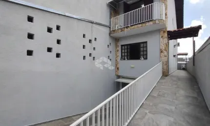 SOBRADO NA VILA RE COM 3 DORMITÓRIOS E MUITO QUINTAL