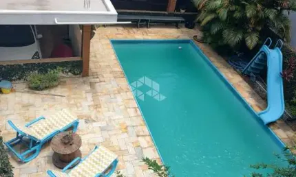 SOBRADO DE ALTO PADRÃO COM PISCINA E ÁREA DE LAZER COMPLETA NA VILA ESPERANÇA