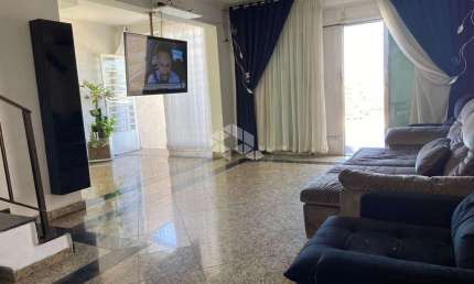 Casa Sobrado á Venda 236m²  04 Dormitórios C/04 Vaga Penha.