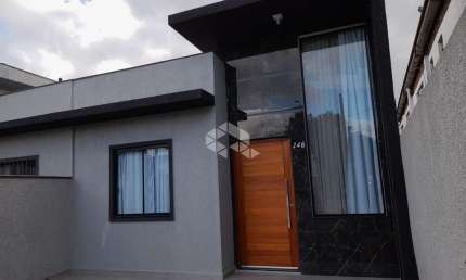 Casa 2 dormitórios com pátio frente e fundos Vila Fátima Cachoeirinha