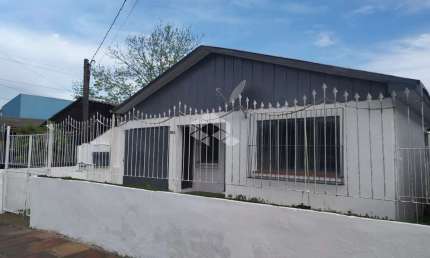 Casa de 2 dormitórios no bairro Rio Branco- Canoas!