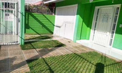Sobrado 143m² 02 dormitórios 03 vagas cobertas no Bairro Mato Grande em Canoas