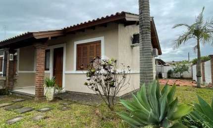 Casa á venda com 2 dormitórios no bairro São José em Canoas
