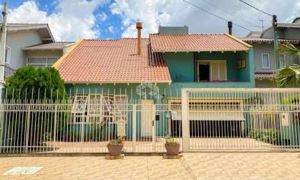 Casa com 03 dormitórios semimobiliada no Bairro Jardim do Lago em Canoas