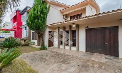 Casa/Sobrado 248,25m² área privativa 4 dormitórios/quartos 1 suíte 2 vagas Marechal Rondon