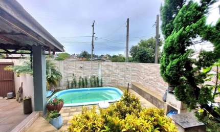 EXCELENTE CASA COM PISCINA BAIRRO OLARIA 2 QUARTOS 450 MIL