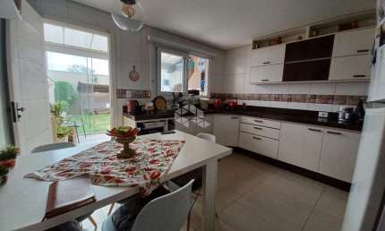 Ótimo Sobrado 2 Suítes, 2 vagas com 86,10m² Bairro Nossa Senhora das Graças