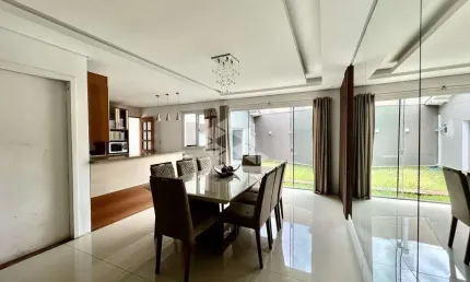 Casa térrea com 3 dormitórios no Bairro Estancia Velha em Canoas/RS.
