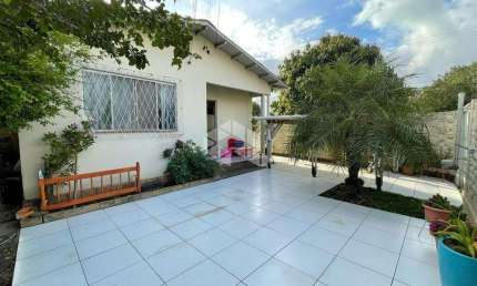 Casa térrea com 3 dormitórios, no bairro Igara em canoas/RS.