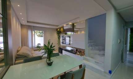 Sobrado semimobiliado com 130m² em condominio fechado no Bairro Niterói