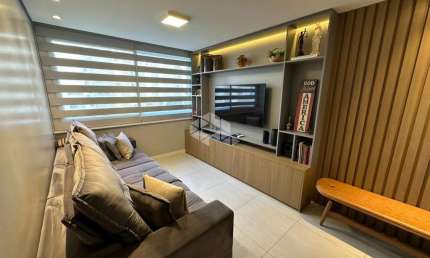 Apartamento 3 dormitórios sendo 1 suíte e vaga para 1 carro coberto.