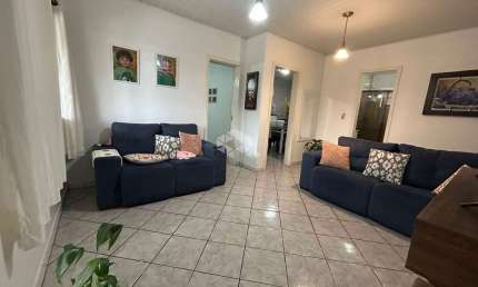 Casa térrea, 4 dormitórios, 2 vagas cobertas no bairro São José
