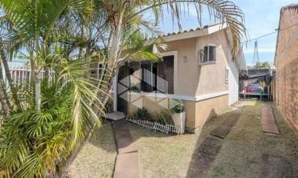 Casa 70m² 2 dormitórios 1 vaga no bairro Ozanan, Canoas/RS.