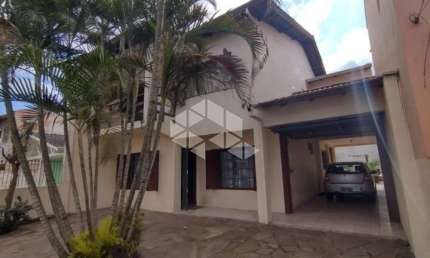Sobrado, 4 dormitórios, 2 banheiros, espaço gourmet com piscina. Getúlio Vargas, Sapucaia do Sul