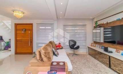 Casa sobrado com 3 quartos, sendo 1 suite,  Bairro Moinhos de Vento, Canoas