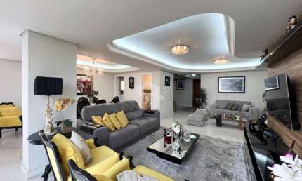 Cobertura duplex impecável, com 483 m², totalmente mobiliada, Centro-Canoas