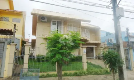 Sobrado 175,83m² 04 dormitórios, 01 suíte, com piscina no Bairro São José em Canoas