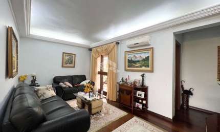 Cobertura duplex, 4 dormitórios, sendo 1 suíte, com piscina, 3 vagas de garagem. Centro Canoas