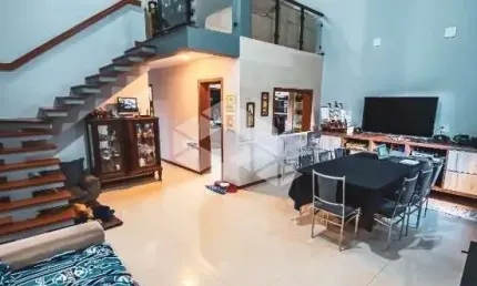 Casa estilo sobrado com 3 suítes no bairro São José - Canoas