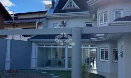 Casa Sobrado de 3 Suítes e Piscina no Marechal Rondon.