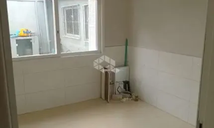 Casa terrea com 3 dormitorios e piscina no bairro Harmonia em Canoas/RS