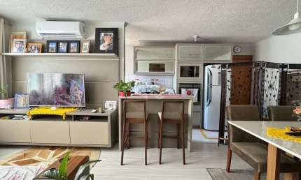 Apartamento 2 dormitórios, uma vaga de garagem no bairro Olaria