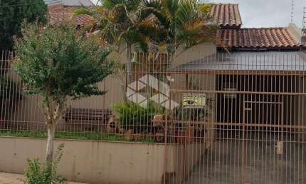 Casa térrea 3 dormitórios 125m² Moinhos de Vento Canoas
