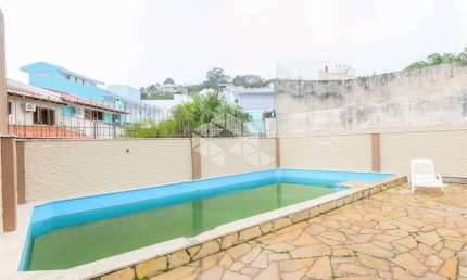 Casa de 4d com piscina e vista do Guaíba no Alto Teresópolis