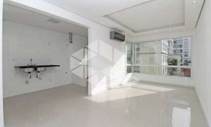Apartamento de 3 dormitórios com garagem em condomínio com infra completa  no Bairro Cavalhada próximo ao Zaffari