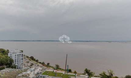 Apartamento 3 dormitórios com 2 garagens em condomínio com Infra completa no Cristal junto a Orla do Guaíba