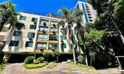 Apartamento de 2 dormitórios com garagem no bairro Auxiliadora próximo as Av. Carlos Gomes e Plínio Brasil Milano
