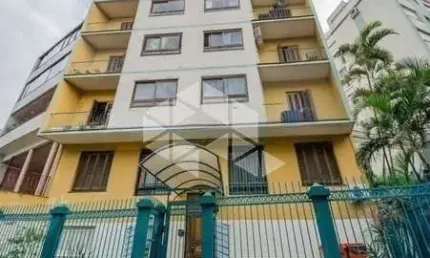 Apartamento de 2 quartos com sacada no Bairro Higienópolis na Plínio Brasil MIlano e próximo a 24 de Outubro e Carlos Gomes