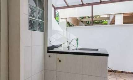 Apartamento garden 2 quartos com garagem no bairro Cristal próximo ao Barra Shopping Sul