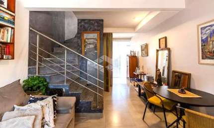 Casa em condomínio de 2 quartos com garagem na Vila Nova próximo do Hospital Vila Nova
