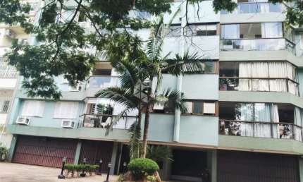 Apartamento à venda; 1 suíte; 45m²; com elevador; sem vaga; bairro Petrópolis, Porto Alegre/RS