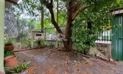 Casa comercial/residencial, 247.57 m² privativos, quartos, 2 banheiros com pátio e garagem, Bairro São Geraldo, Porto Alegre/RS