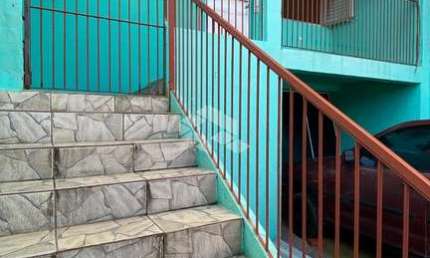 Casa Reformada com espera para porão e para andar superior.