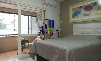 Apartamento com elevador na Felipe Camarão, com suíte