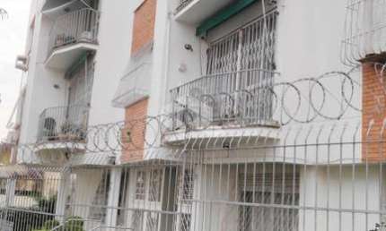 Apartamento à venda, 2 dormitórios, 1 vaga de garagem,  Bairro Santo Antônio.
