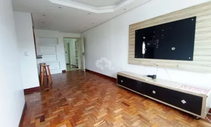 Apartamento à venda, 2 dormitórios/quartos, reformado, vaga coberta, av. Protásio Alves,  Alto Petrópolis