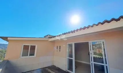 Cobertura à venda, 2 quartos com vaga no bairro Medianeira em Porto Alegre/RS.