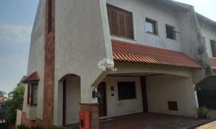 Casa em condominio  vista para o Guaíba, 4 quartos, 3 vagas.