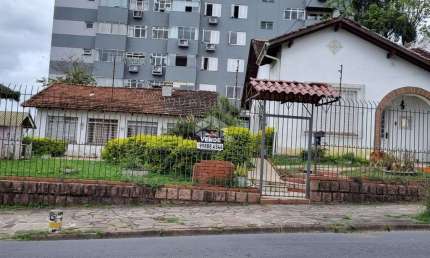 Casa de esquina, à venda, 4 quartos, piscina, jardim, no Bairro Aparício Borges, Porto Alegre/RS