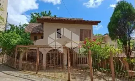 Casa à venda, terreno de esquina, pátio grande, piscina, Rua da Graça, zona norte, Porto Alegre