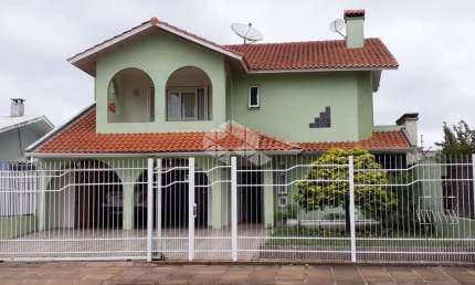 Excelente casa de dois pavimentos alto padrão em Vacaria