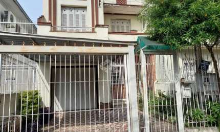 Casa com 3 quartos à venda na Avenida Cristóvão Colombo, 2397, Floresta, Porto Alegre