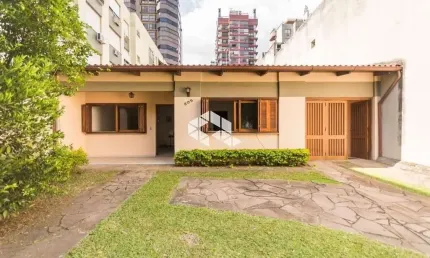 Casa comercial à venda na Pedro Ivo, bairro Mont Serrat.