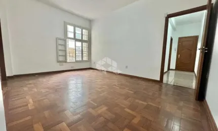 Apartamento à venda, 84 privativos, 3 quartos, elevador, ensolarado, centro de Porto Alegre/RS